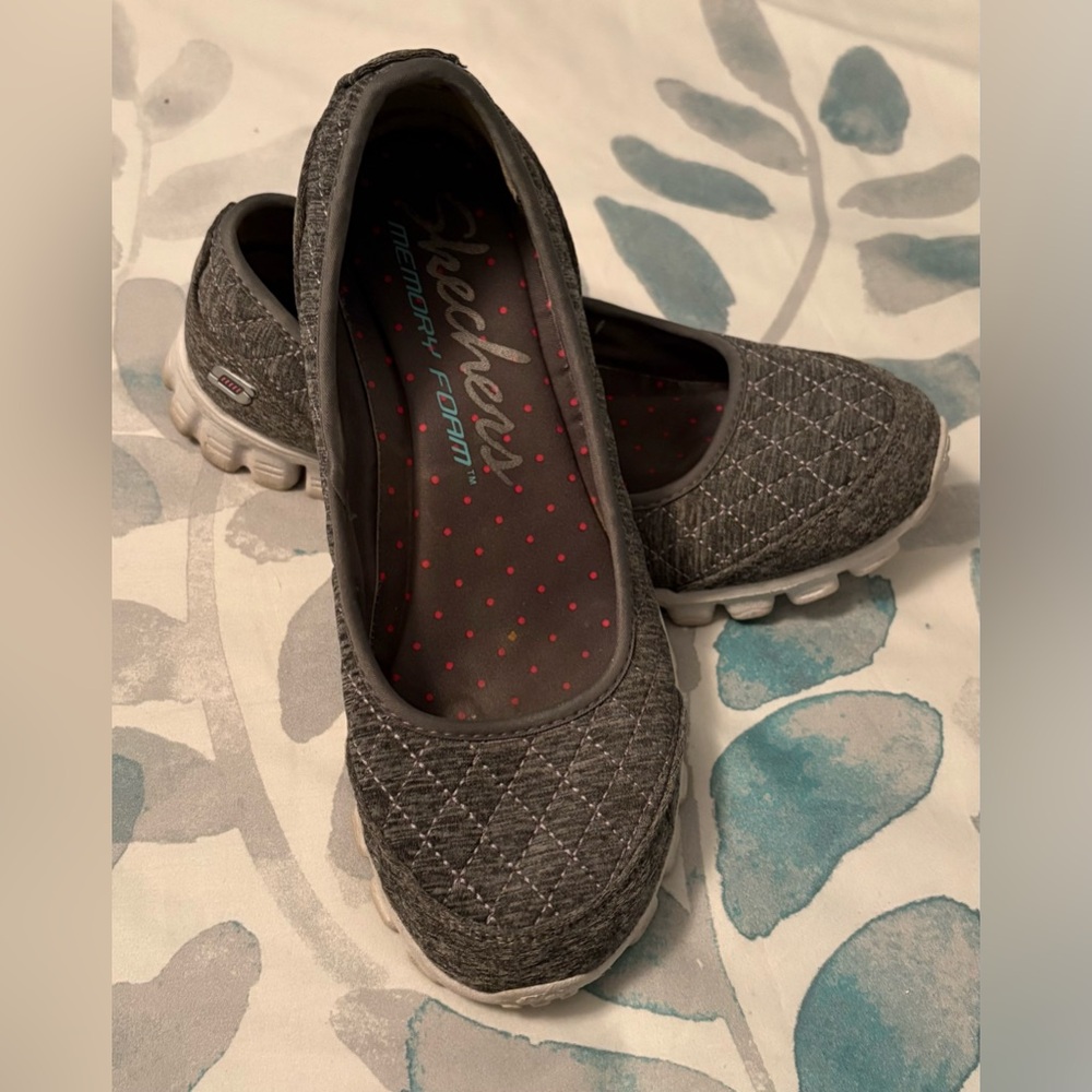 Skechers Women's Dark Grey Quilted Flats